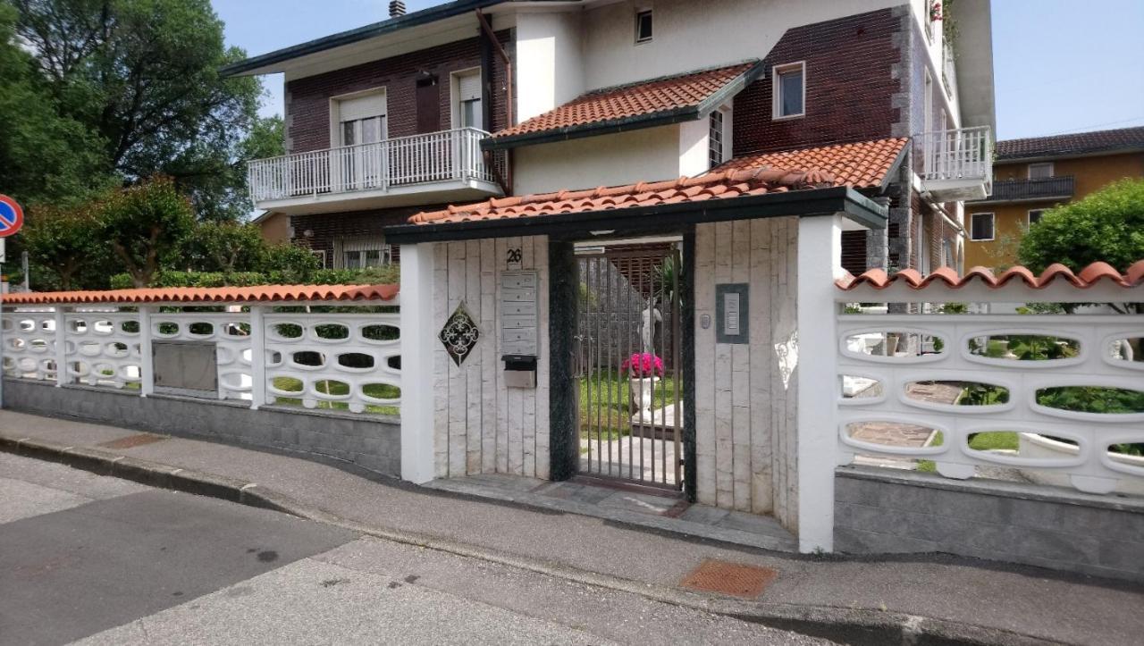 Milano Lodge Bussero Esterno foto